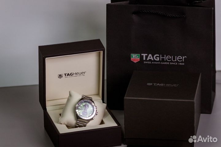 Часы TAG Heuer Carrera Connected Mercedes-AMG Gree