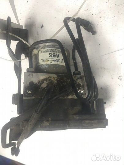 Блок abs передний Hyundai Solaris RB G4FC 2010