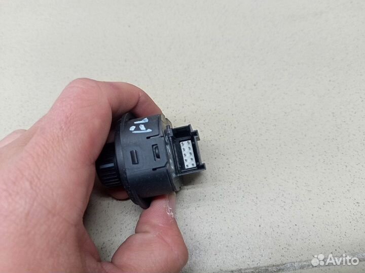 Переключатель регулировки зеркала Polo (Sed RUS) 2