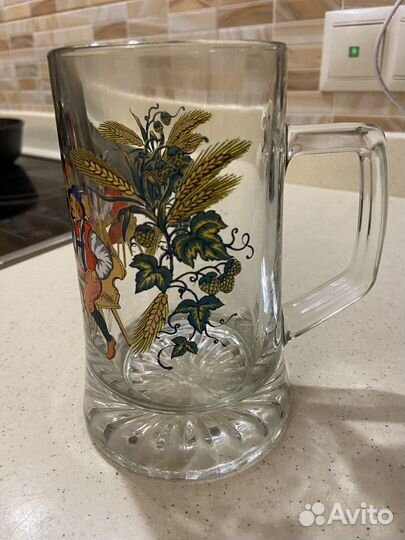 Пивная кружка, пепельница, блюдце