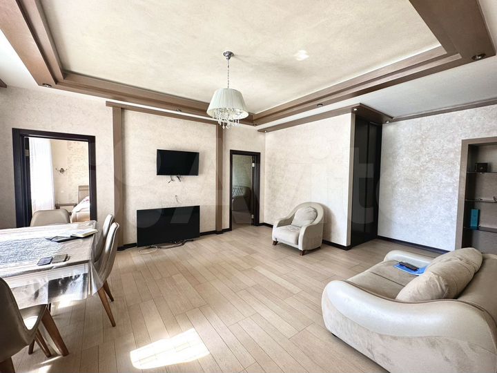 3-к. квартира, 88 м², 1/3 эт.