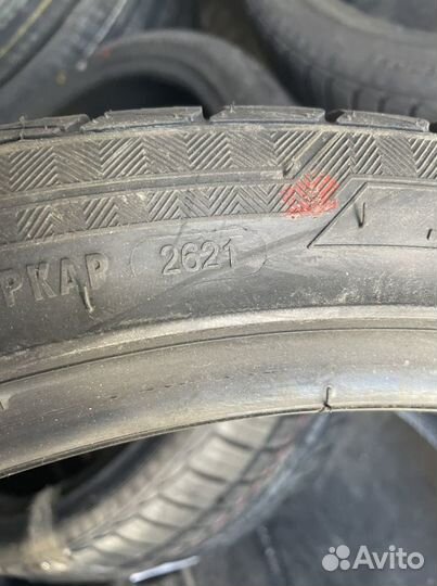 Duraturn Mozzo STX 305/35 R24 112V