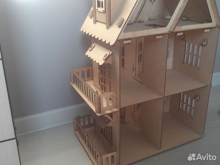 Кукольный домик с мебелью