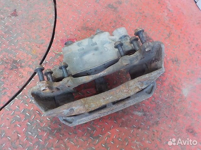 Суппорт задний левый Mercedes-Benz Axor Actros