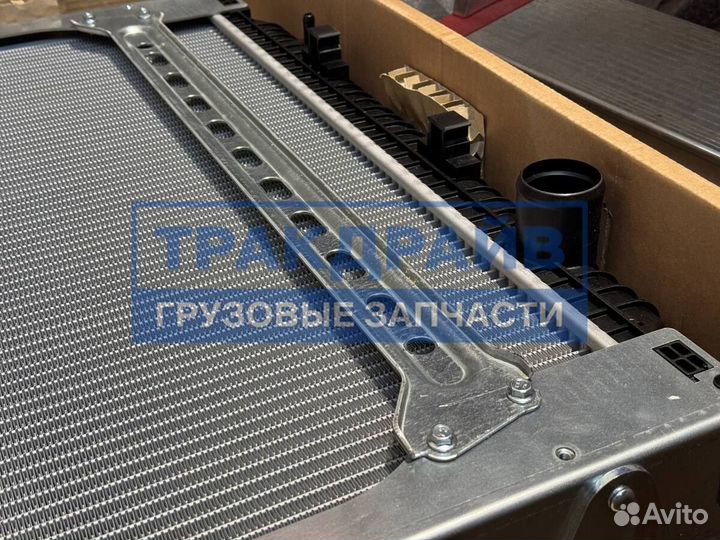 Радиатор с рамкой для Рено Премиум Керакс