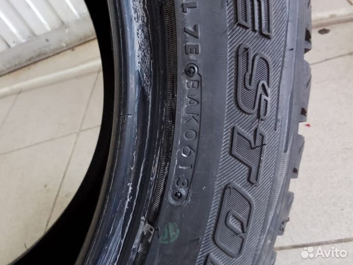 Bridgestone Blizzak VL1 265/50 R20