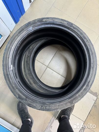 Hankook Ventus V12 Evo2 K120 225/40 R19