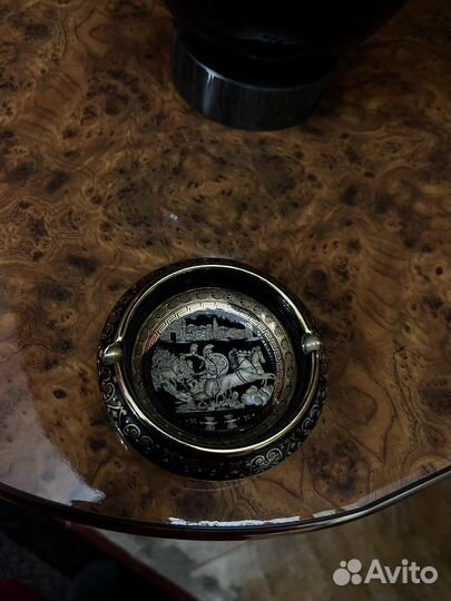 Позолоченная зажигалка и пепельница. Греция