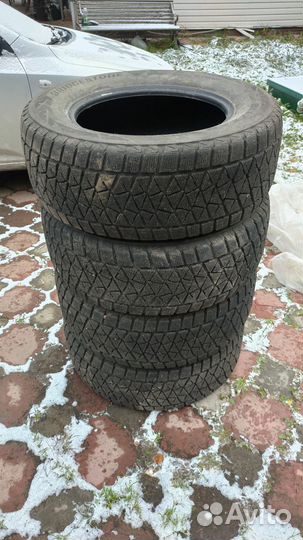 Bridgestone Blizzak DM-V2 285/60 R18 116