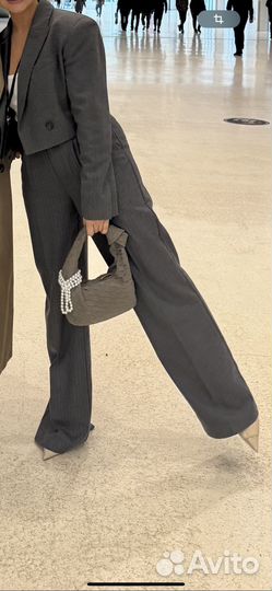 Костюм серый в полоску