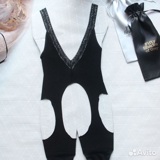 Км Эротические комбинезоны с чулками все р-ры