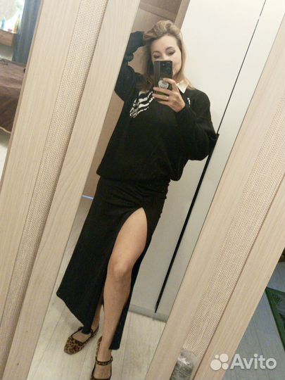 Платье чёрное длинное облегающее с разрезом