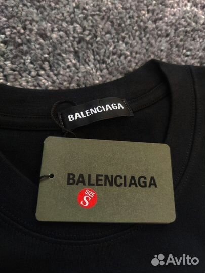 Balenciaga футболка желтая