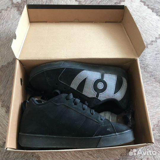 Роликовые кроссовки Heelys