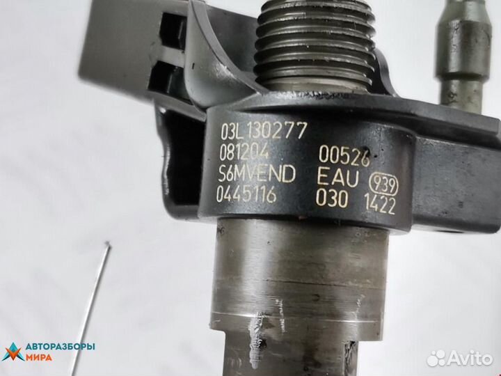 Форсунка Volkswagen Golf 5 2009 03L130277