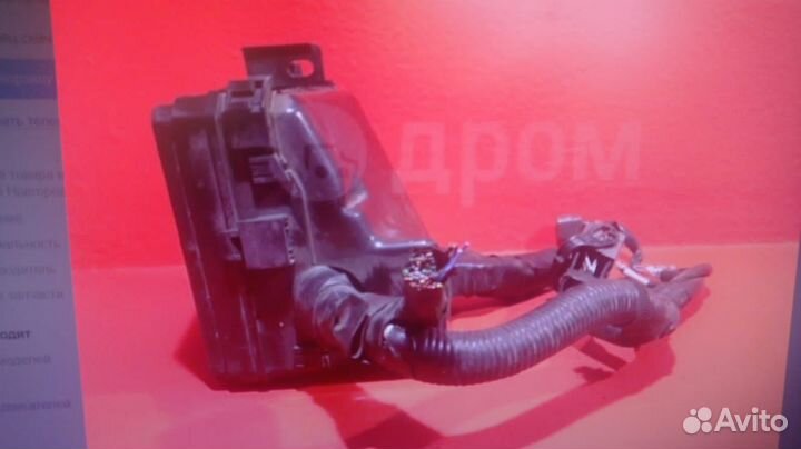 Блок предохранителей Mitsubishi Outlander XL