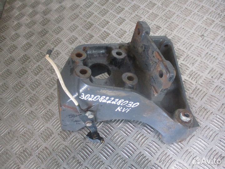 Кронштейн торсиона левый renault 5600201638