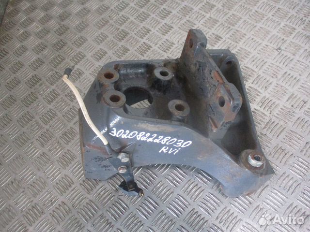 Кронштейн торсиона левый renault 5600201638