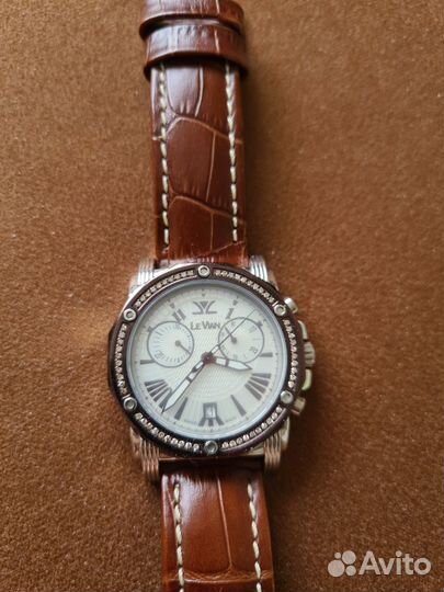 Часы Le Vian LV808
