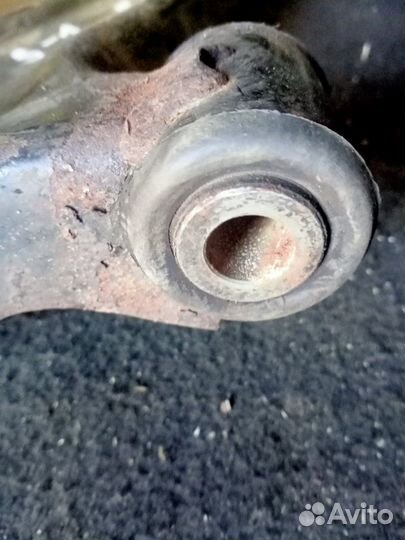 Рычаг подвески передний правый Mitsubishi