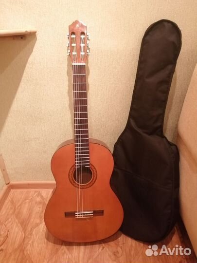 Классическая гитара yamaha c40