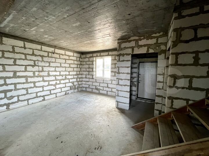 Дом 160 м² на участке 5 сот.