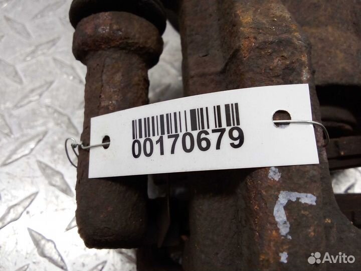 Суппорт задний левый Toyota Venza GV10