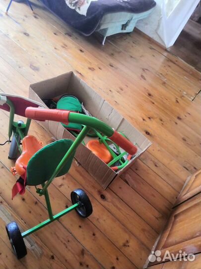 Детский трёхколёсный велосипед с ручкой и ремнем б