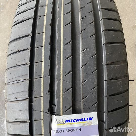 Michelin Pilot Sport 4 225/45 R19 96W