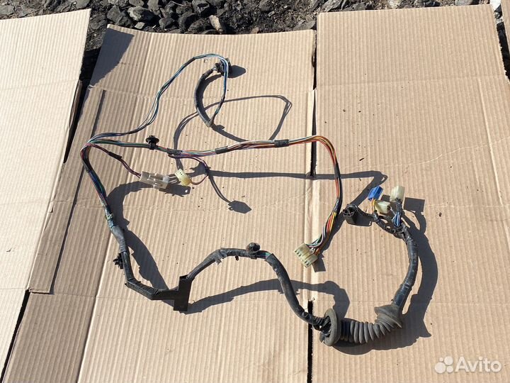 Проводка двери передней правой daihatsu yrv