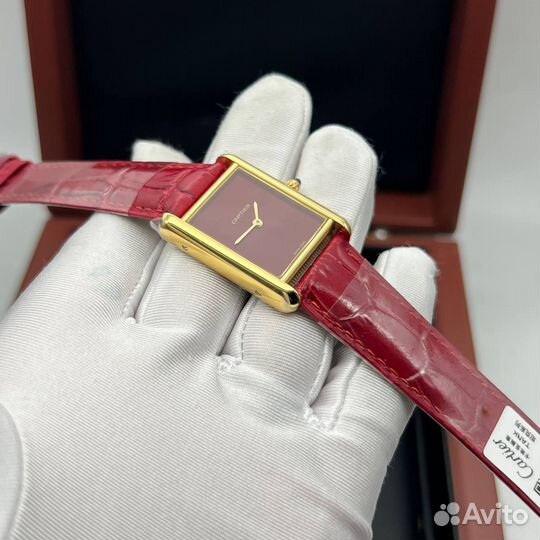 Часы золотые Cartier Tank Red