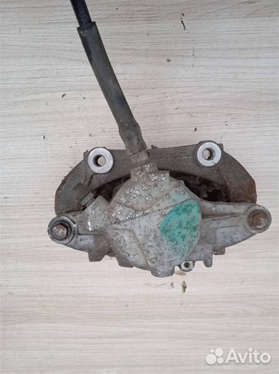 Суппорт тормозной передний левый Mercedes Benz W2