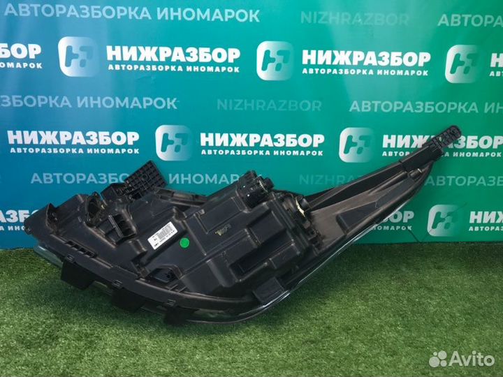 Фара передняя правая Kia Rio 4