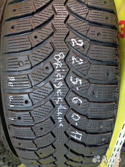 Bridgestone Blizzak Spike-01 225/60 R17