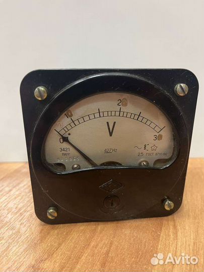 Э421, 2,5 кл, 61 г.в. (пред.изм 0-30 V) 427Hz