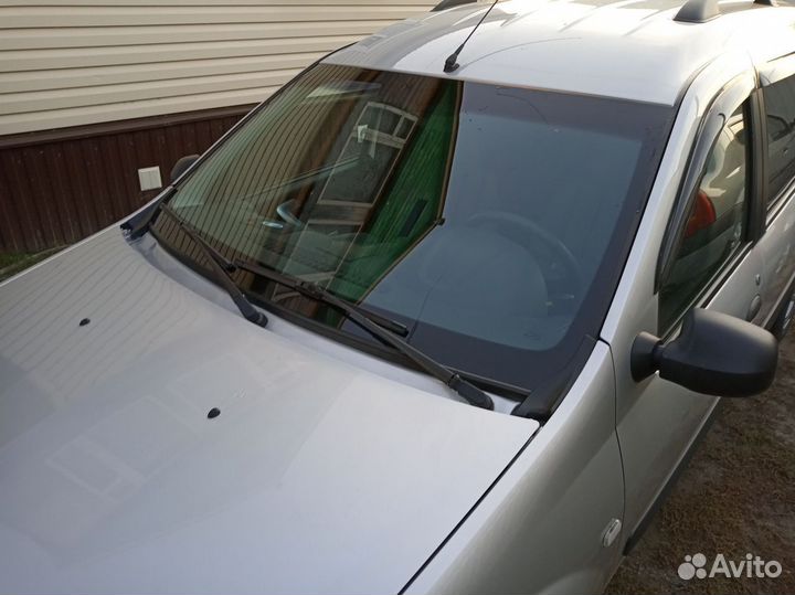 Лобовое стекло на Лада Ларгус