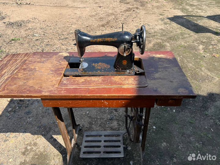 Швейная машина пмз им. Калинина