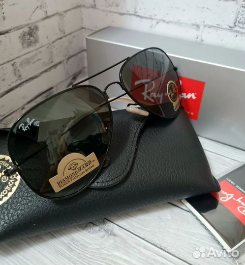 Солнцезащитные очки Ray-Ban Aviator