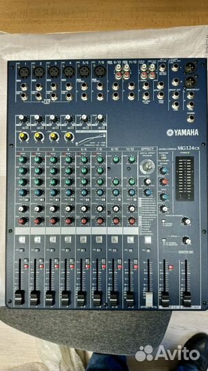 Микшерный пульт Yamaha MG124cx Микшер