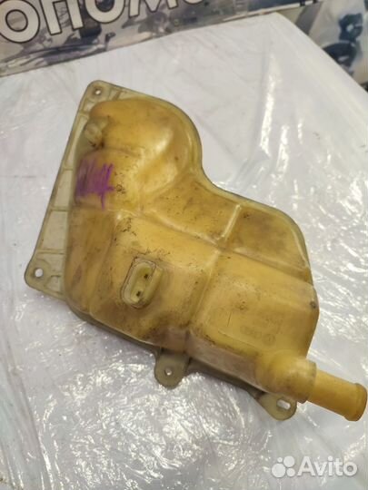 Расширительный бачок Volkswagen Passat B5