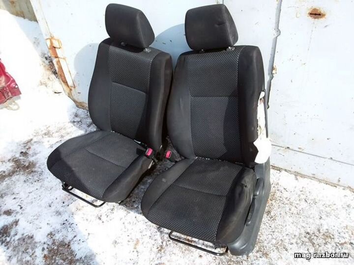 Сидения передние Suzuki Grand Vitara, III пара