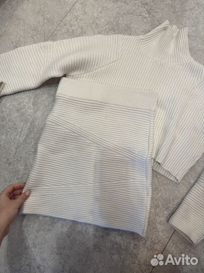 Костюм свитер юбка