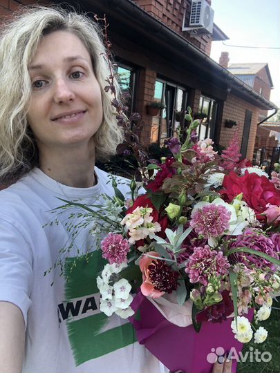 Композиции из живых цветов