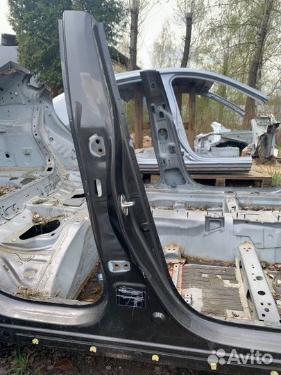 Стойка кузова центральная правая Mazda Cx-30