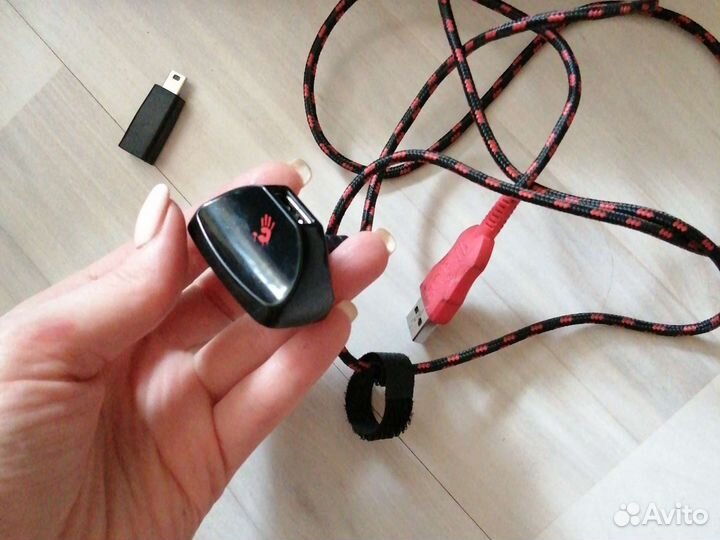 Коробка+аксессуары от мыши A4tech R8