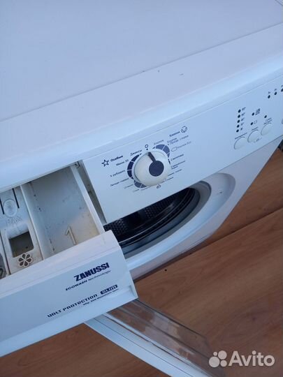 Стиральная машина бу zanussi ZWS685V