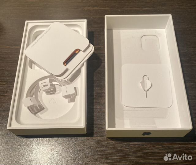 Коробка от iPhone 11