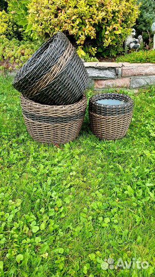 Кашпо из ротанга уличное