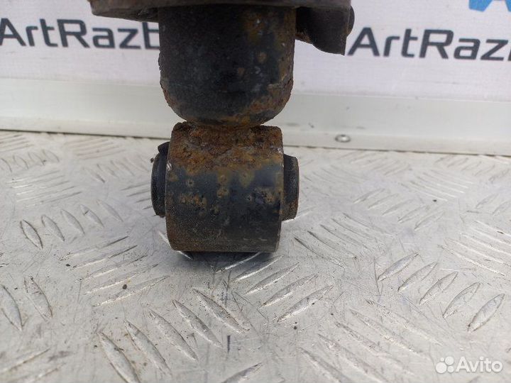 Амортизатор задний Toyota Avensis T250 1.6 3zzfe