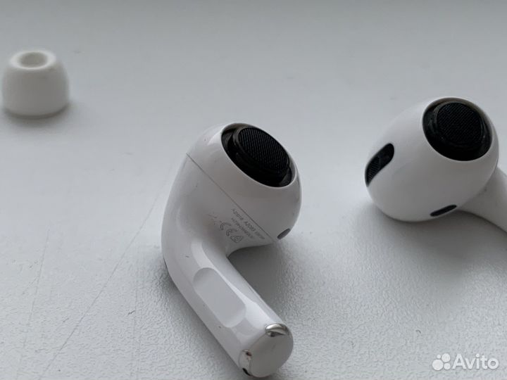 Левый и правый наушник AirPods Pro (оригинал)